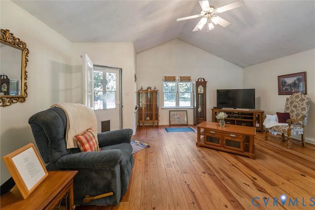 307 Whispering Pine Ln, Bumpass, VA 23024