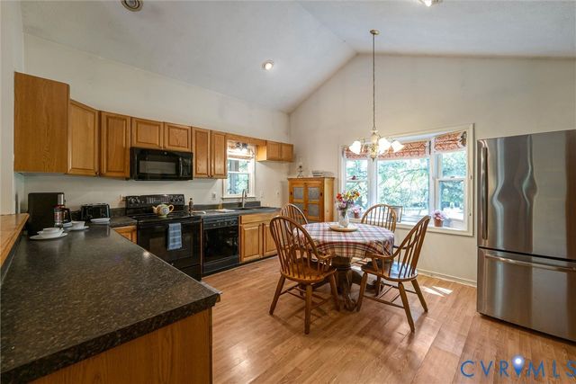 307 Whispering Pine Ln, Bumpass, VA 23024