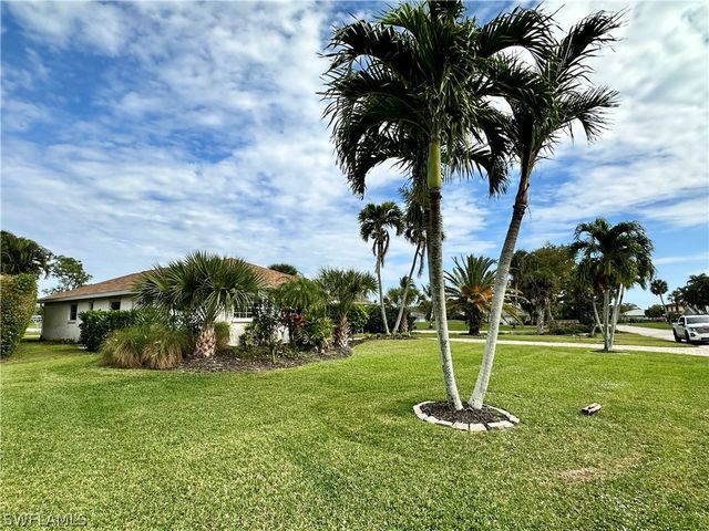 169 Baltusrol DR, Naples, FL 34113