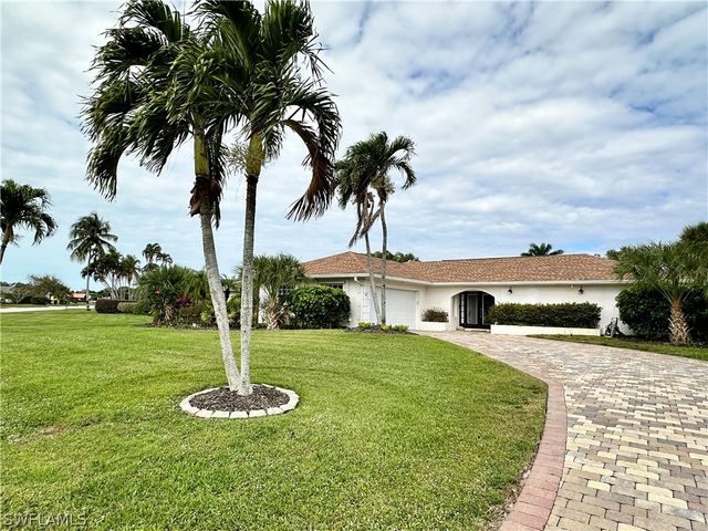 169 Baltusrol DR, Naples, FL 34113