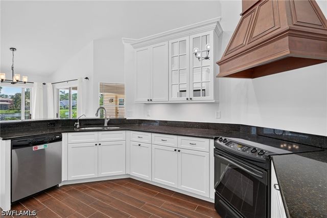 2126 E Crown PT, Naples, FL 34112