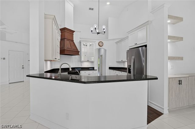 2126 E Crown PT, Naples, FL 34112