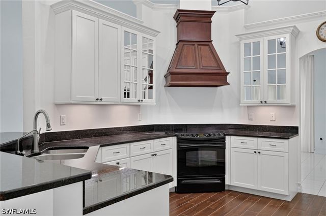 2126 E Crown PT, Naples, FL 34112