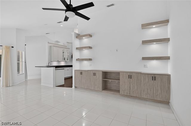 2126 E Crown PT, Naples, FL 34112