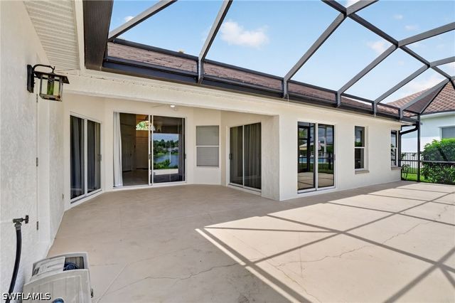 2126 E Crown PT, Naples, FL 34112