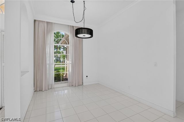 2126 E Crown PT, Naples, FL 34112