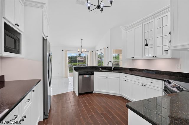2126 E Crown PT, Naples, FL 34112