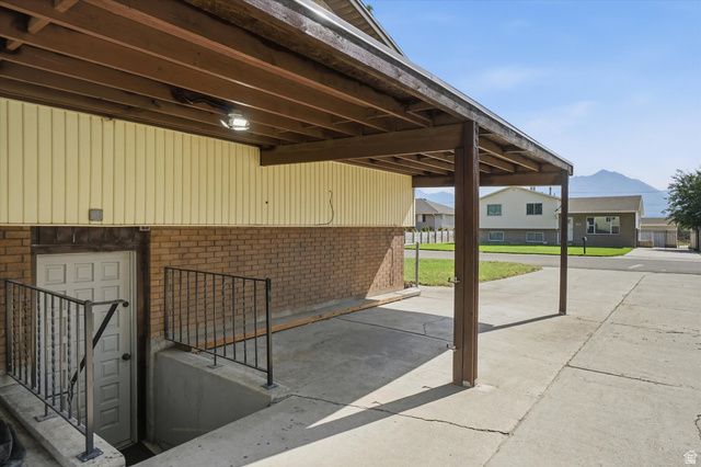 9728 S 1600 W, South Jordan, UT 84095