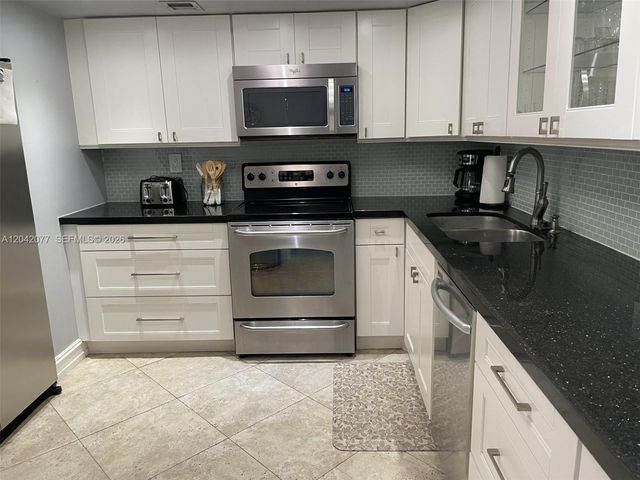 1201 S Ocean Drive 1107S, Hollywood, FL 33019