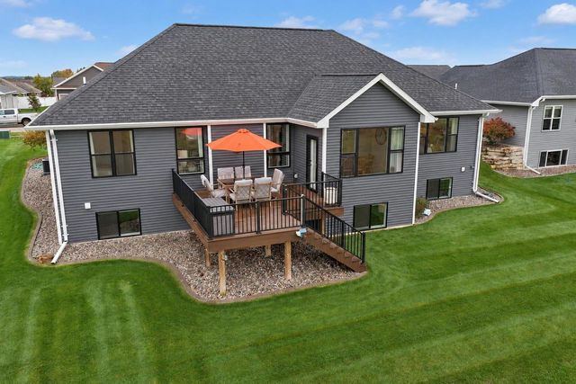 1768 STEINER LANE, Green Bay, WI 54313