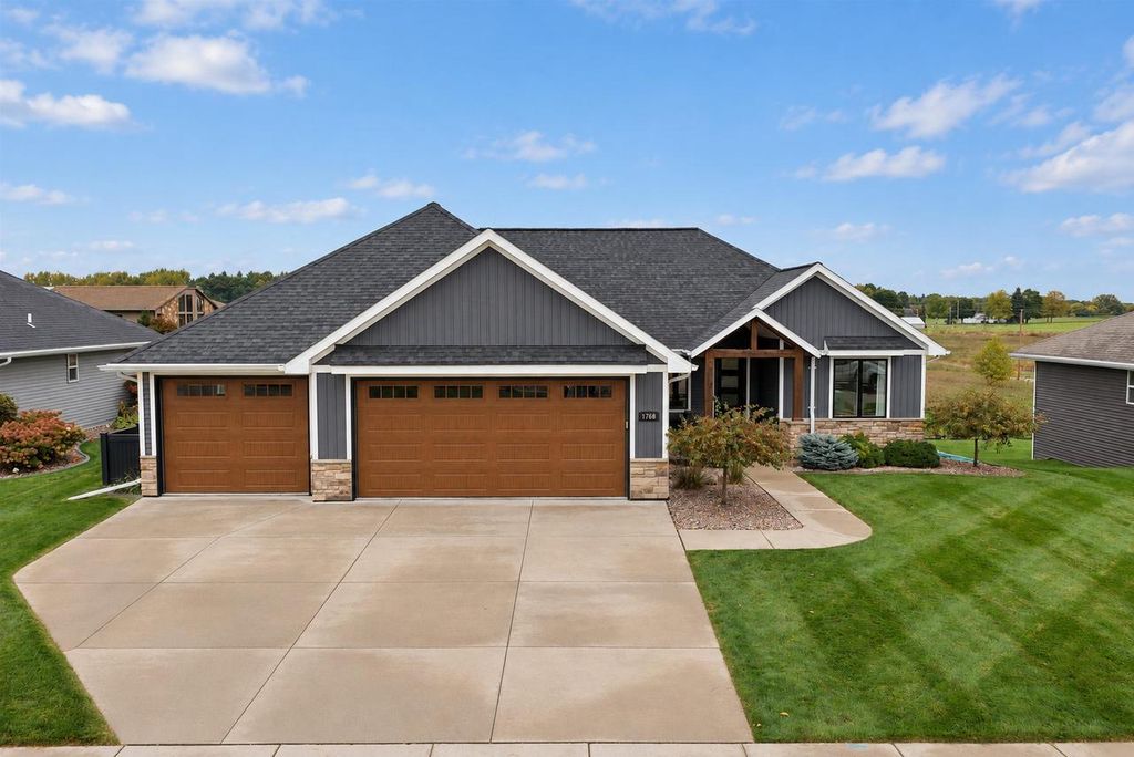 1768 STEINER LANE, Green Bay, WI 54313