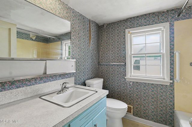 106 E 5th Street, Genoa, OH 43430