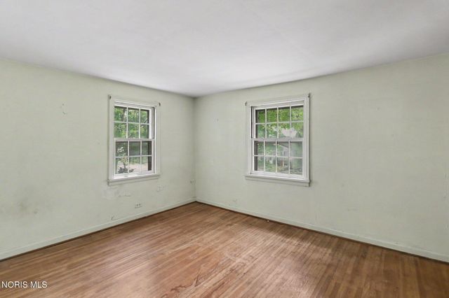 106 E 5th Street, Genoa, OH 43430