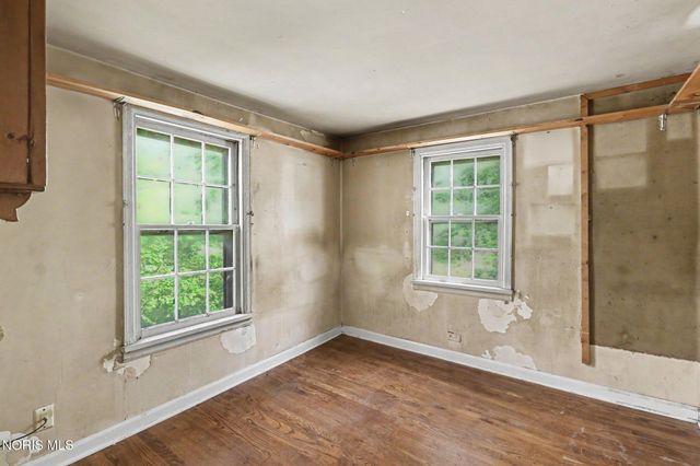 106 E 5th Street, Genoa, OH 43430