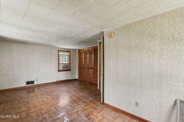 106 E 5th Street, Genoa, OH 43430