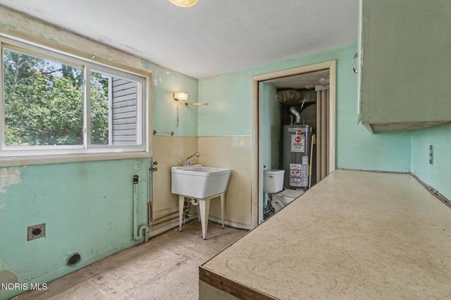 106 E 5th Street, Genoa, OH 43430