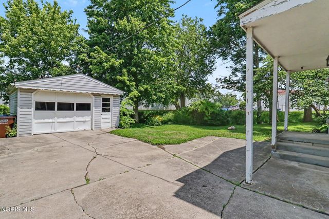 106 E 5th Street, Genoa, OH 43430