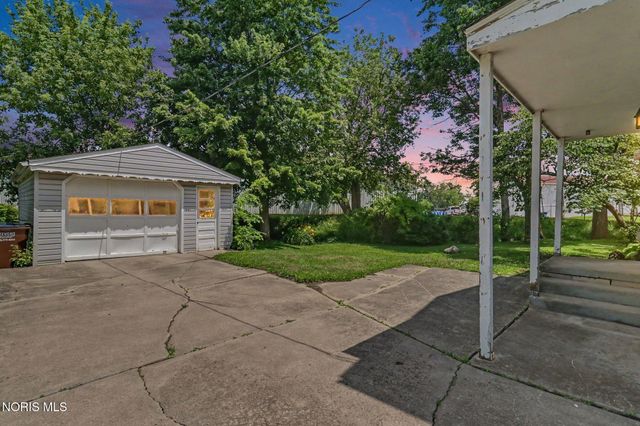 106 E 5th Street, Genoa, OH 43430