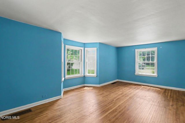 106 E 5th Street, Genoa, OH 43430