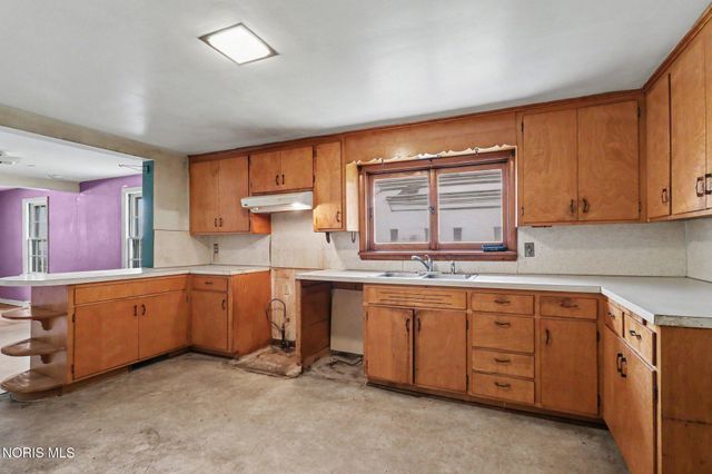 106 E 5th Street, Genoa, OH 43430