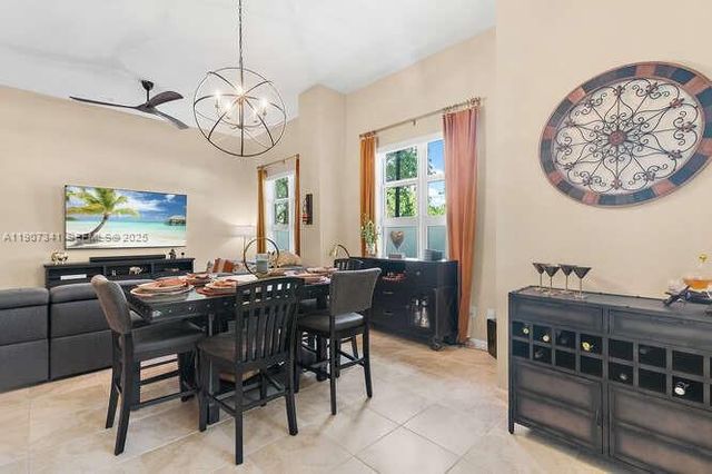 403 S Sapodilla Avenue 104, West Palm Beach, FL 33401