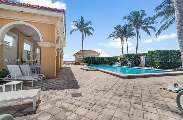 403 S Sapodilla Avenue 104, West Palm Beach, FL 33401