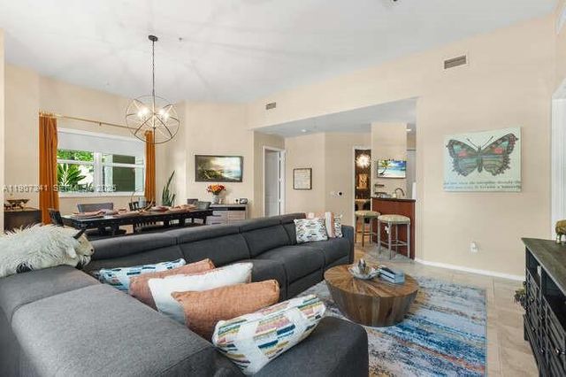403 S Sapodilla Avenue 104, West Palm Beach, FL 33401