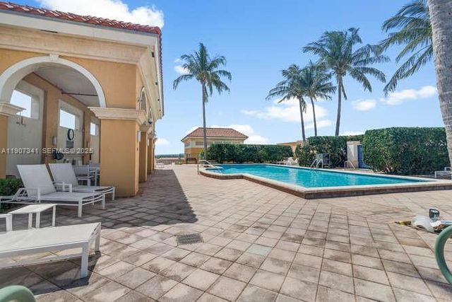 403 S Sapodilla Avenue 104, West Palm Beach, FL 33401