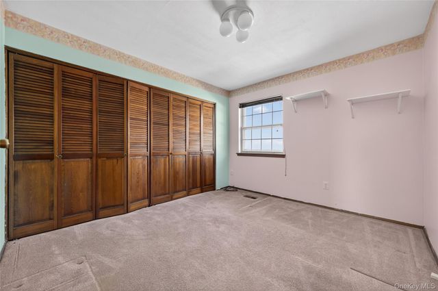 61 Estate Court 61, Woodbury, NY 11797