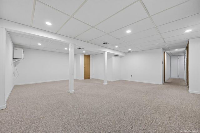 61 Estate Court 61, Woodbury, NY 11797