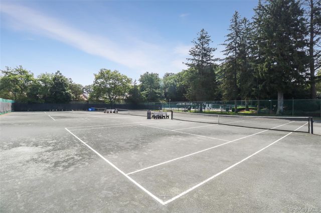 61 Estate Court 61, Woodbury, NY 11797