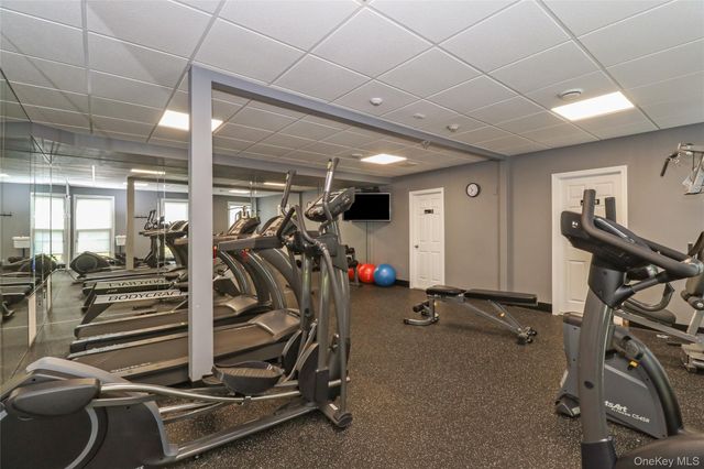 61 Estate Court 61, Woodbury, NY 11797