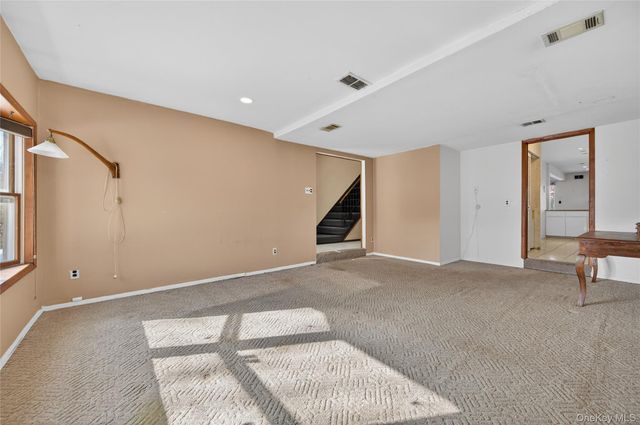 61 Estate Court 61, Woodbury, NY 11797