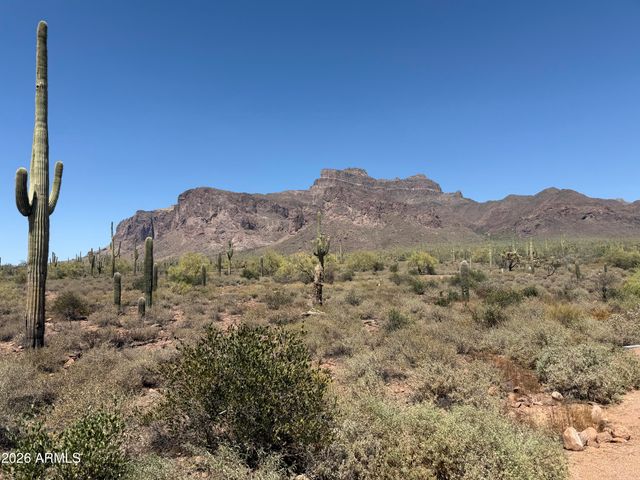 53 N La Barge Road, Apache Junction, AZ 85119