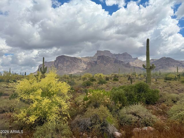 53 N La Barge Road, Apache Junction, AZ 85119