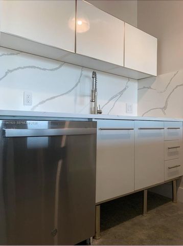 10 SW South River Dr 1709, Miami, FL 33130