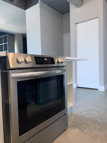 10 SW South River Dr 1709, Miami, FL 33130