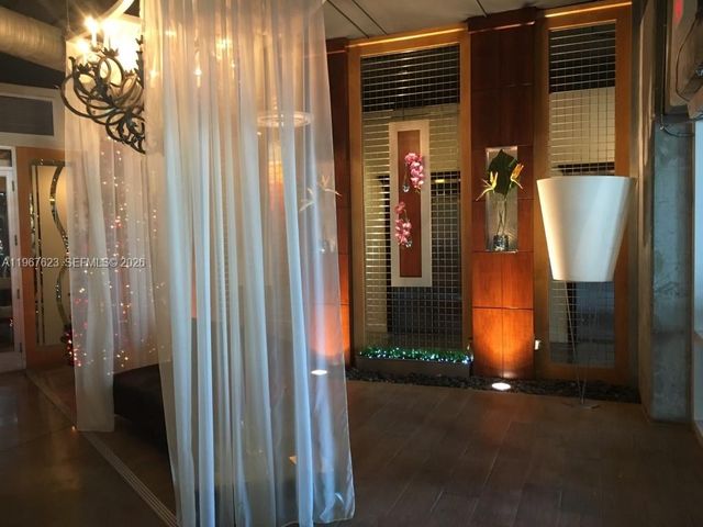 10 SW South River Dr 1709, Miami, FL 33130