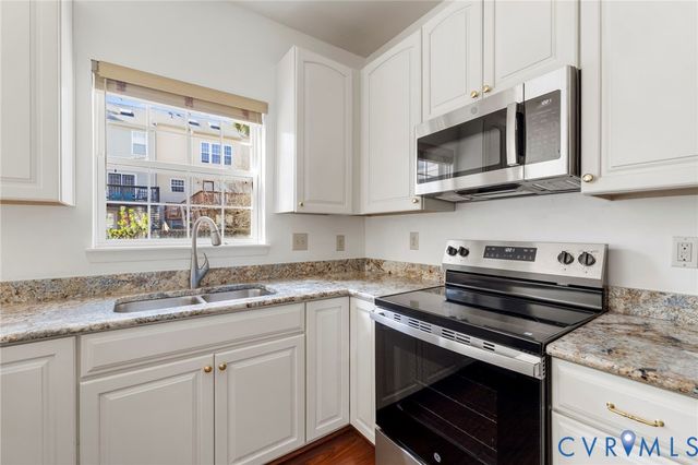 2914 Queensland Dr, Henrico, VA 23294