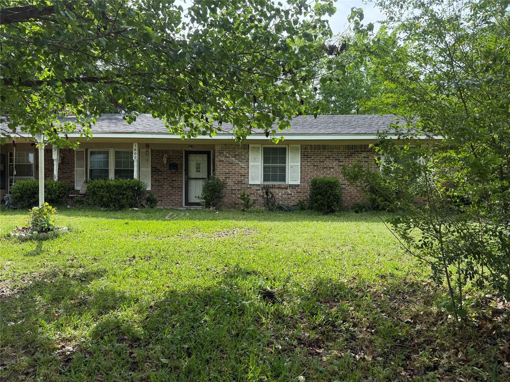 1600 S Jackson Street, Kaufman, TX 75142