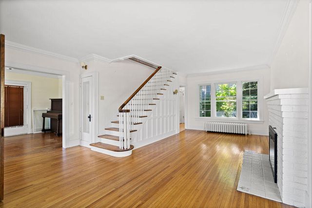 78 Van Buren Street, South Haven City, MI 49090