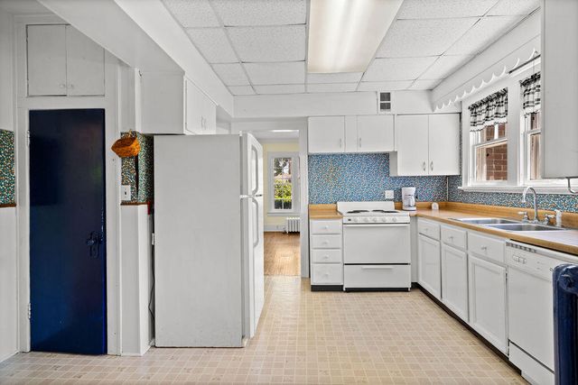 78 Van Buren Street, South Haven City, MI 49090