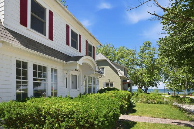 78 Van Buren Street, South Haven City, MI 49090
