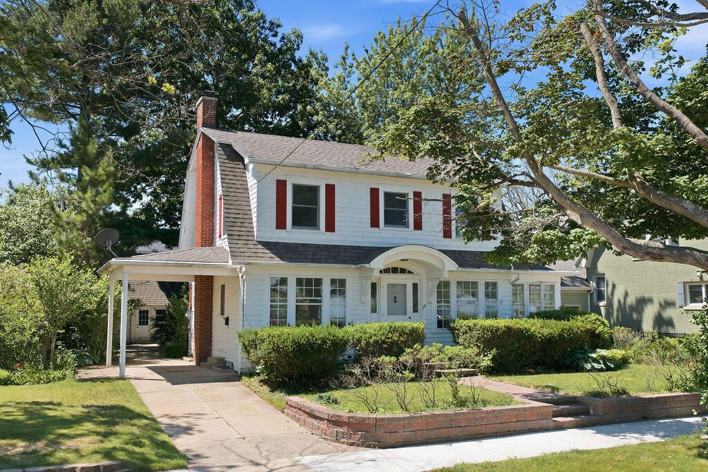 78 Van Buren Street, South Haven City, MI 49090
