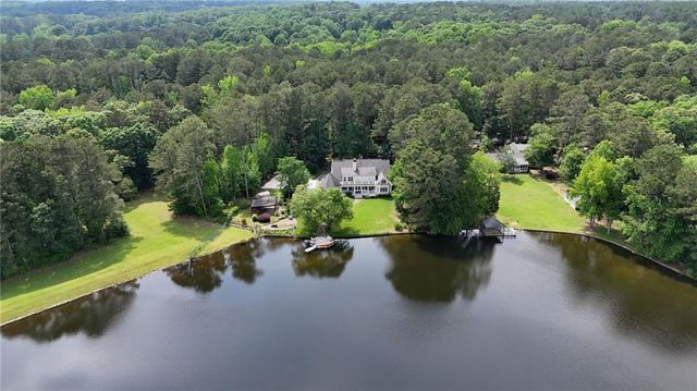 625 W LAKE Drive, Oxford, GA 30054