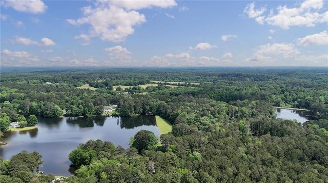 625 W LAKE Drive, Oxford, GA 30054