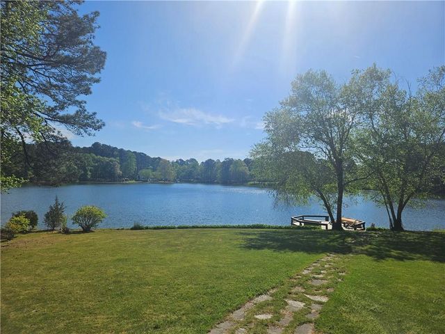 625 W LAKE Drive, Oxford, GA 30054