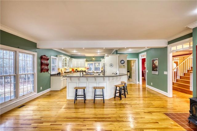 625 W LAKE Drive, Oxford, GA 30054