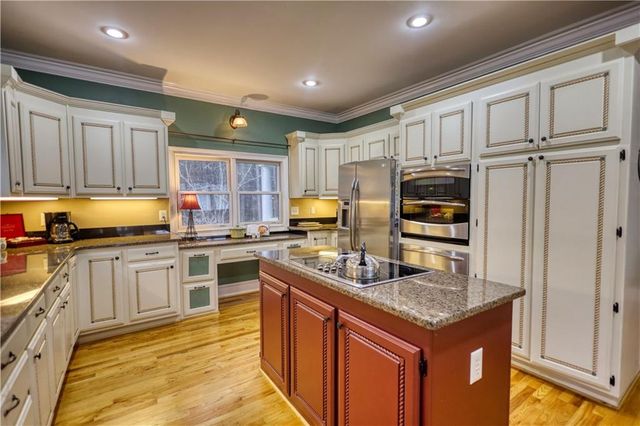 625 W LAKE Drive, Oxford, GA 30054