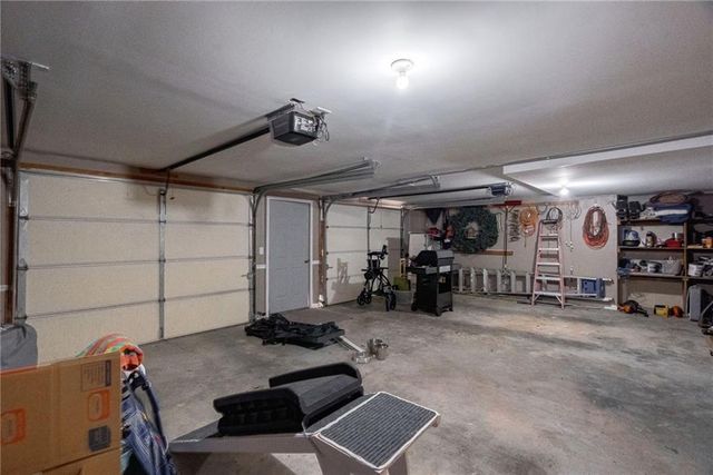625 W LAKE Drive, Oxford, GA 30054
